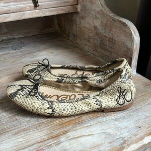🖤 Sam Edelman Snakeskin Leather Flats size 7 Round Toe Bow